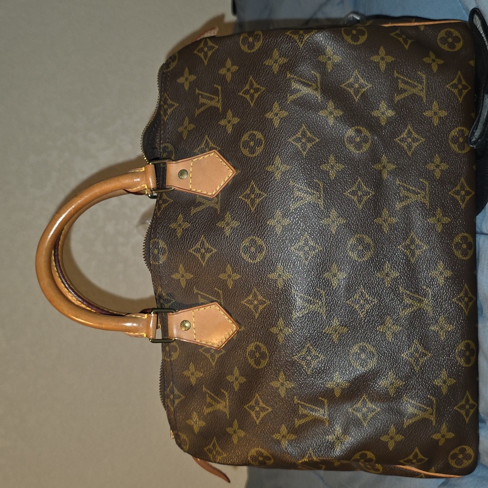 Louis Vuitton Speedy 35